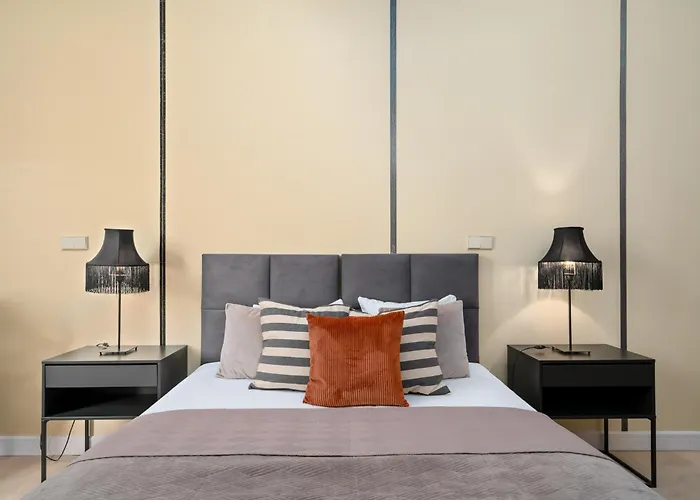 Majestic Residence -150M2 With Iconic Market Square View As Home Apartamenty R506